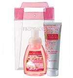 Kit Flor de Cerejeira Fiorucci Sabonete em Espuma 260ml + Loção Hidratante 150ml + Nécessaire Kit Flor de Cerejeira Fiorucci Sabonete em Espuma 260ml + Loção Hidratante 150ml + Nécessaire